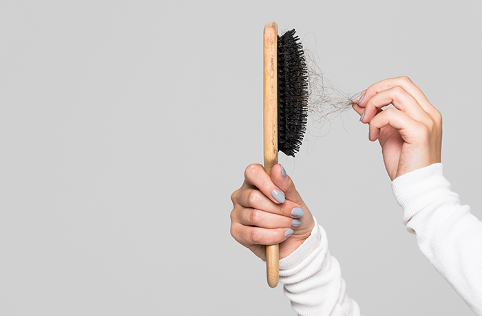 How to clean hair brush