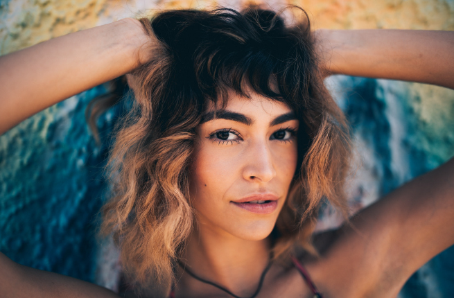 Woman with shaggy bob